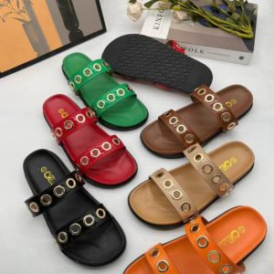 Flat slip-on style with two strap